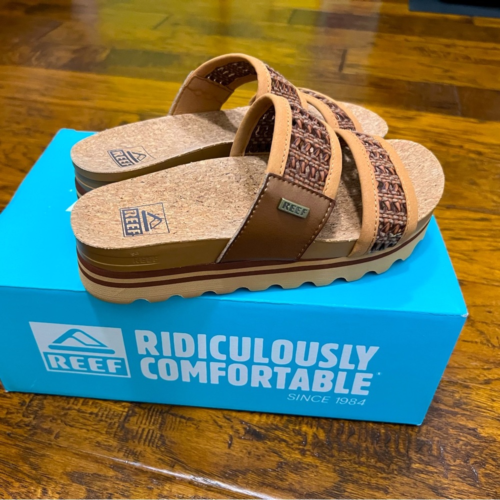 Reef Vista Hi Woven Sandal Size 6